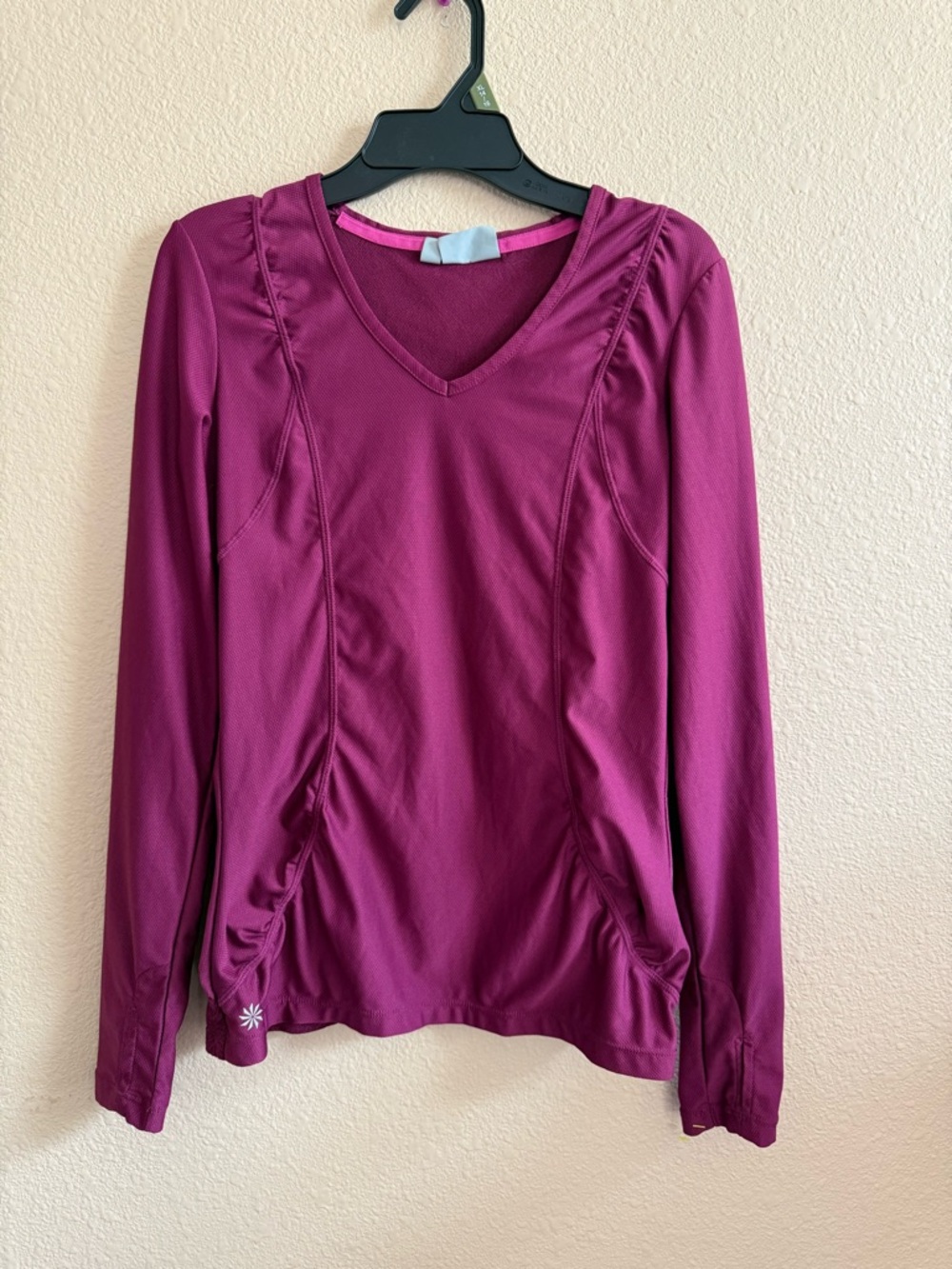 Athleta Long Sleeve V‑Neck Top in Deep Magenta-XS